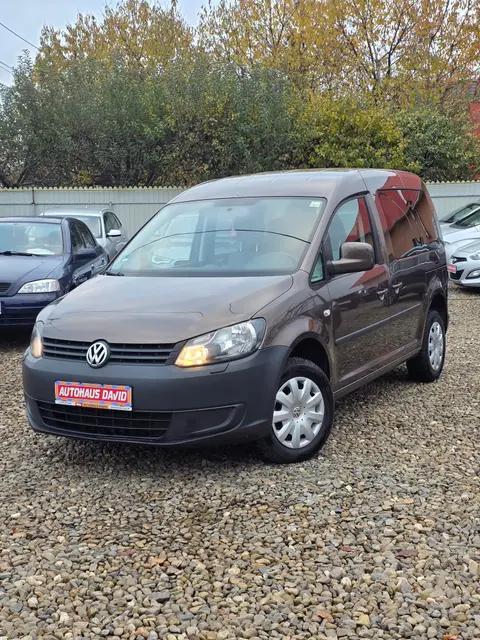 Volkswagen Caddy 2012 • Diesel • Manuală