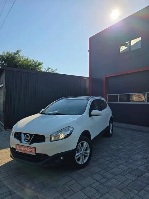 Nissan Qashqai 2012 7 locuri