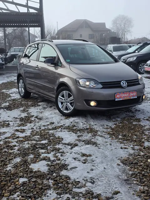 Volkswagen Golf 6 plus 2012 • Benzină • Automată